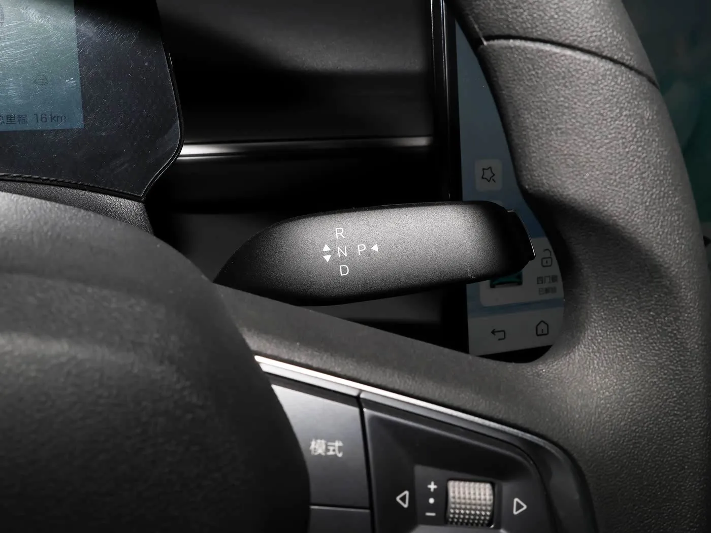 Новая модель автомобиля BYD E7 EV, максимальная скорость 150 км/ч, 136 л.с., крутящий момент 180 Нм, 5-местный электромобиль