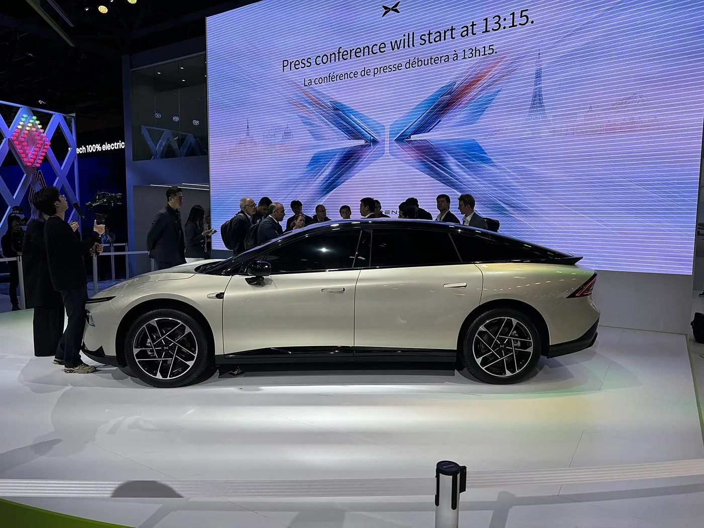 Ограниченная серия EV XPENG P7+ 5-местный электрический хэтчбек с новым дизайном, левый руль, максимальная скорость 685 км, автомобиль на новой энергии