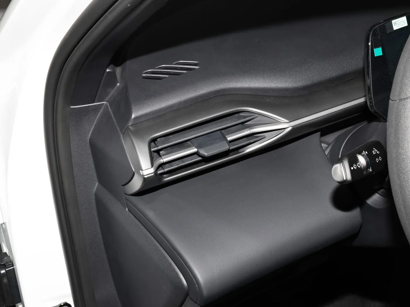 Новая модель автомобиля BYD E7 EV, максимальная скорость 150 км/ч, 136 л.с., крутящий момент 180 Нм, 5-местный электромобиль