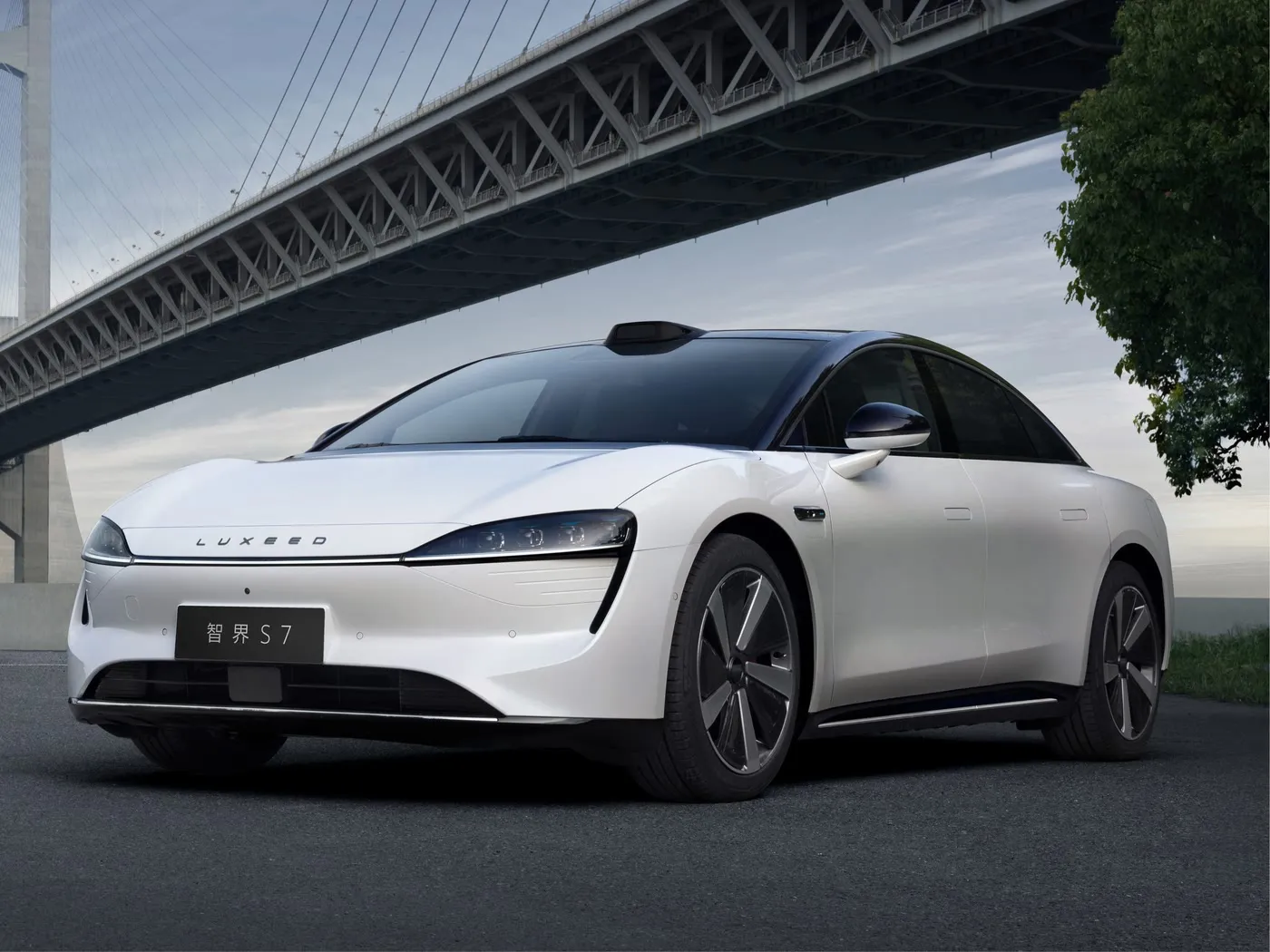 CHERY LUXEED S7 Exeed Роскошный электромобиль на новой энергии с задним приводом/полным приводом, 4 двери и 5 сидений