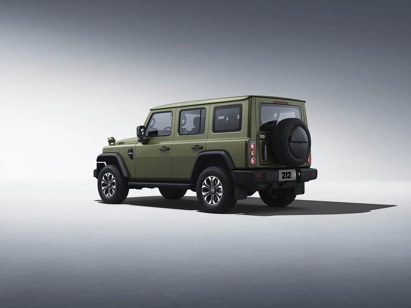 BAIC 212 T01 Rugged 212 T01 Rugged 4WD Компактный внедорожник Бензин/дизель 8AT и кожаный салон Кожаный руль с подогревом Длинная колесная база
