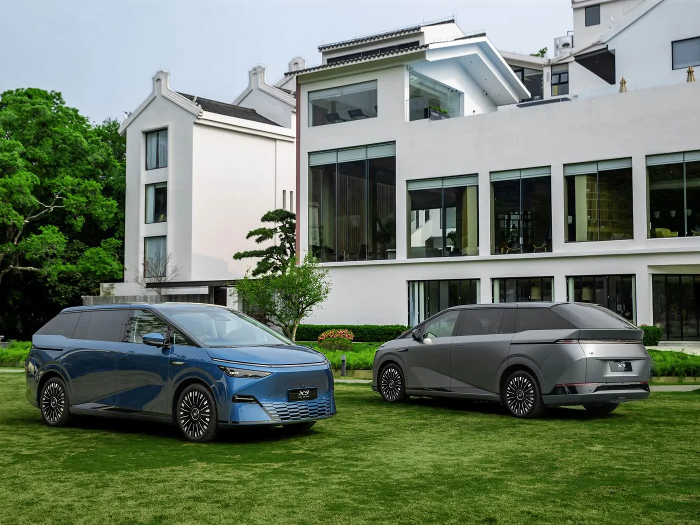 Xpeng X9 MPV дальнего действия, внедорожник, чистый электрический автомобиль с левым рулевым управлением, конкурентоспособная цена, автомобиль на новой энергии