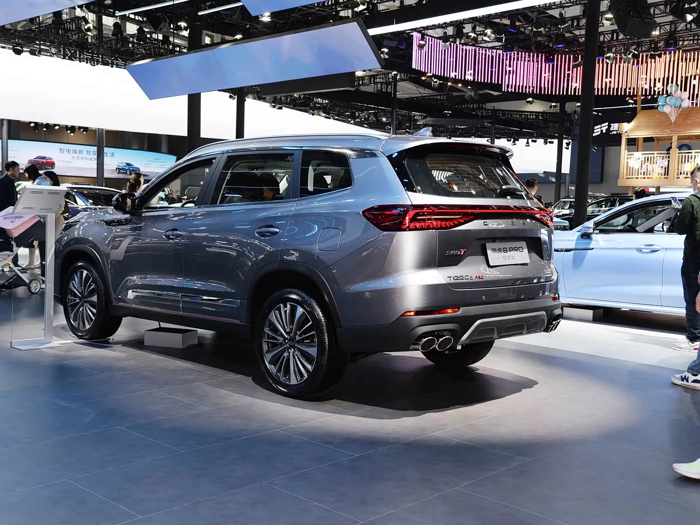 Chery Tiggo 8 Pro Роскошный семейный внедорожник Автоматическая коробка передач Задняя камера R18 Левое бензиновое темное кожаное сиденье Евро VI с полным приводом
