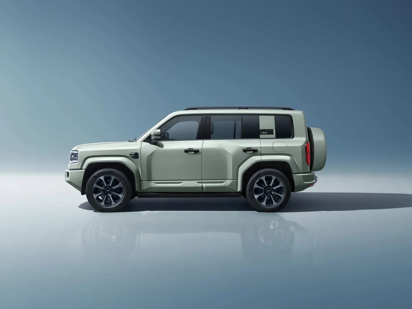 Премиум-внедорожный внедорожник BYD Leopard 5 Hybrid PHEV с экраном 15,6 дюйма, приводом 4x4, полным приводом, топливным баком 83 л