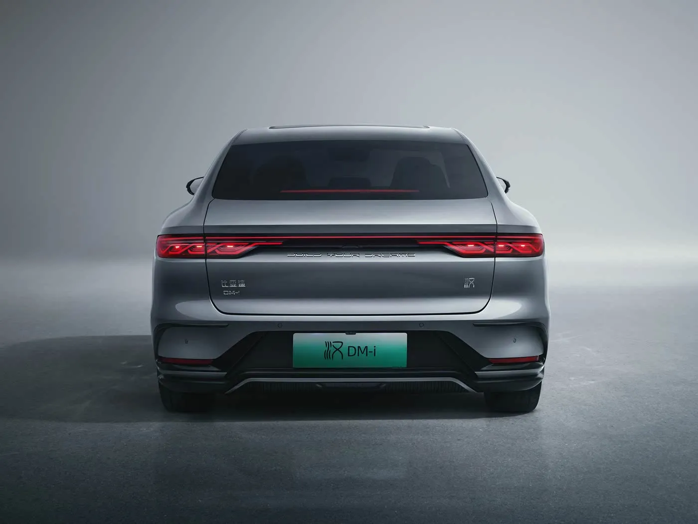 BYD Han EV/DM-i: электрифицирующий роскошный седан с двойным двигателем и передовыми технологиями НОВАЯ ЭНЕРГИЯ