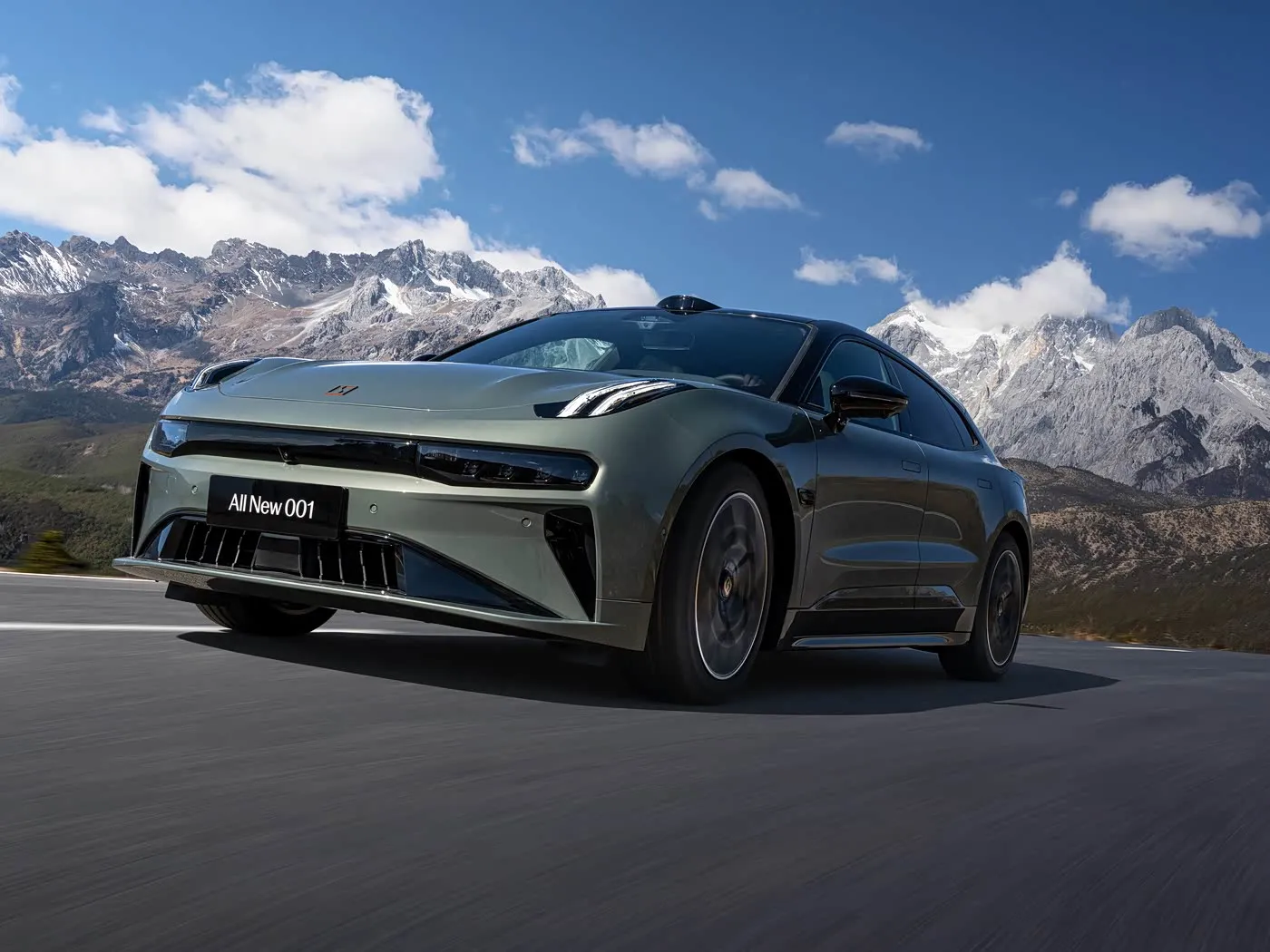 Zeekr 001 Electric 5-Seat Hatchback High Quality 4WD 705 km Long Range New Energy Vehicle