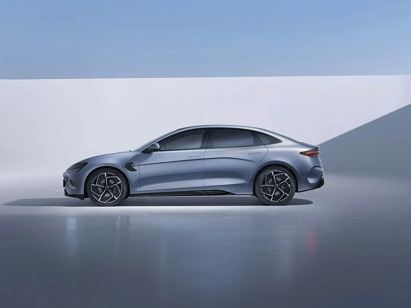 Электрический седан BYD Seal Smart Edition 600 AWD Hybrid с передовыми технологиями вождения Премиум-автомобиль с дальним пробегом на новой энергии